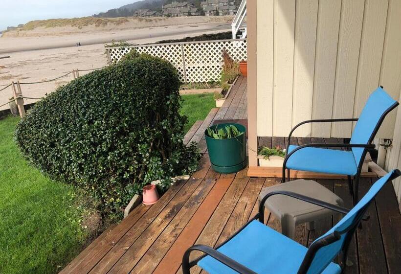هتل Webb's Scenic Surf