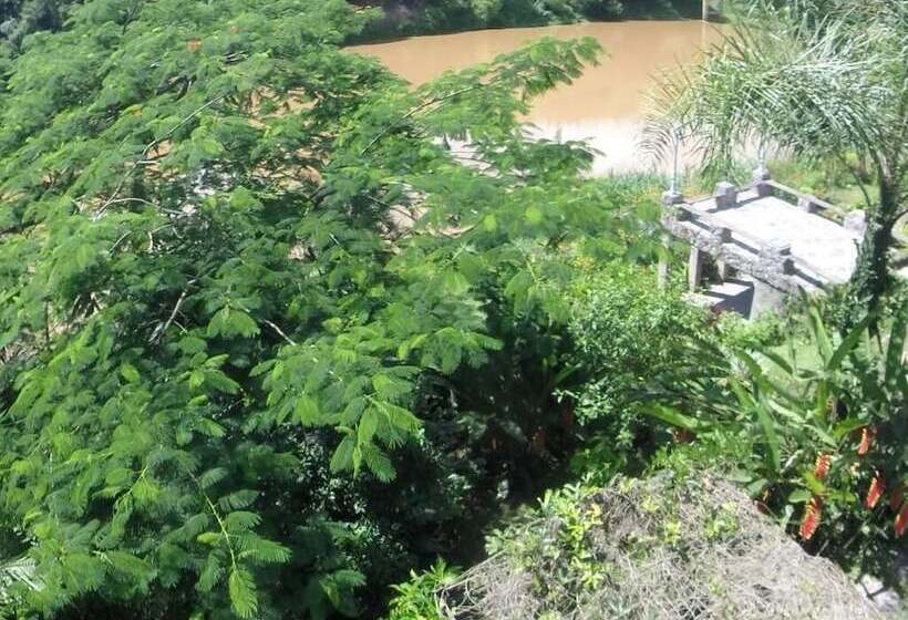 펜션 Down The River Hostel