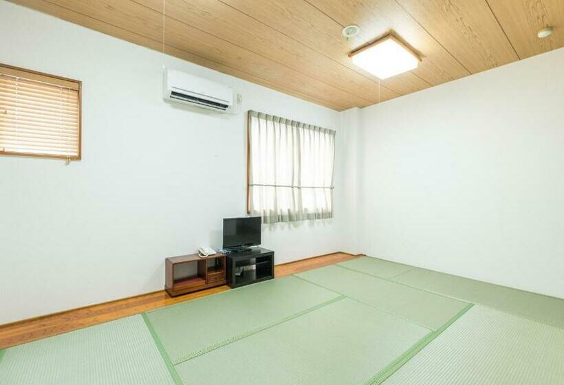 هتل Isesaki East