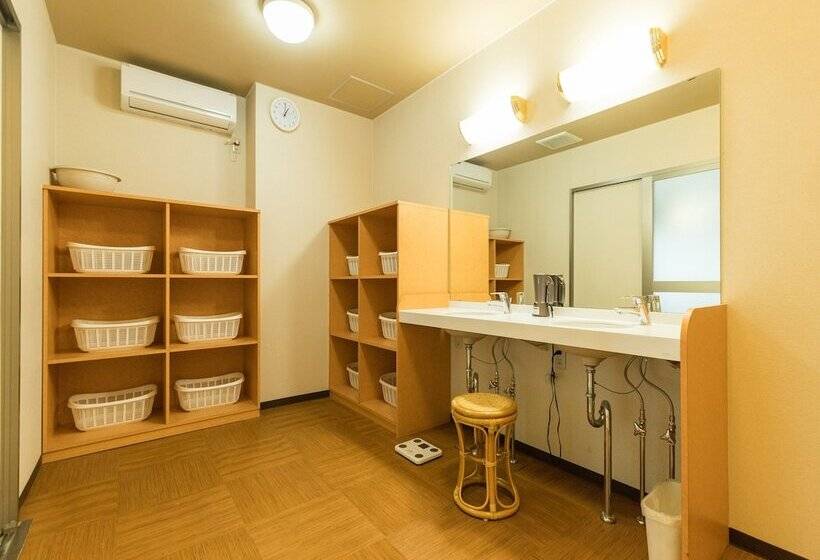 هتل Isesaki East