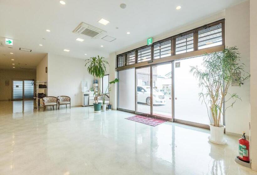 هتل Isesaki East