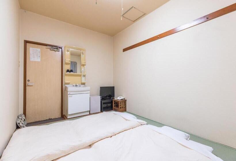 هتل Isesaki East
