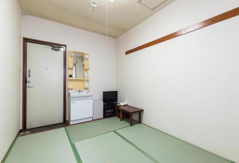 هتل Isesaki East