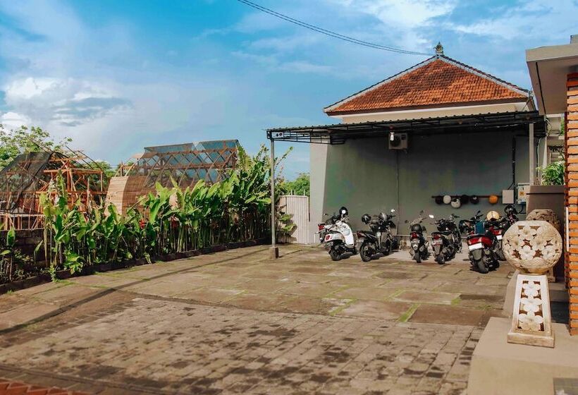 پانسیون Uluwatu Jungle Villa