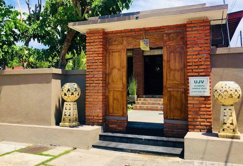 پانسیون Uluwatu Jungle Villa