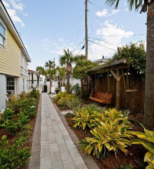 هاستل Georgianne Inn & Suites Check In 212 Butler Ave