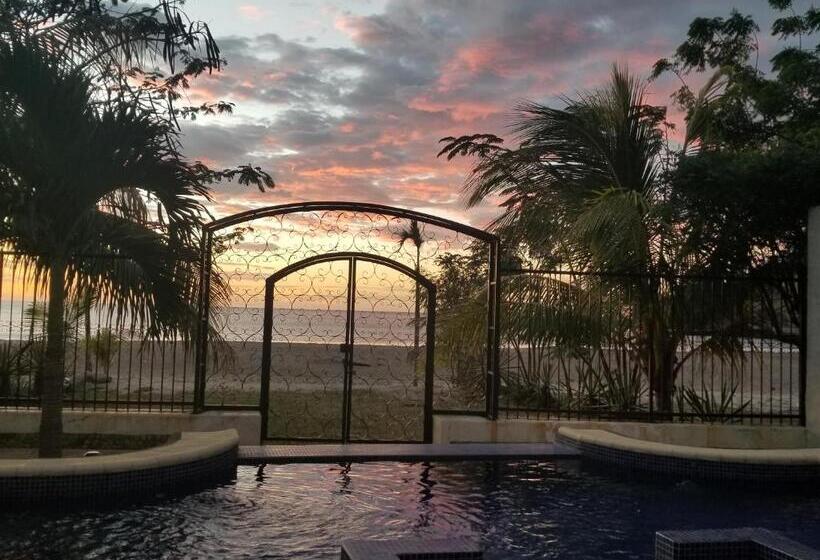 تختخواب و صبحانه Lacasa   San Juan Del Sur