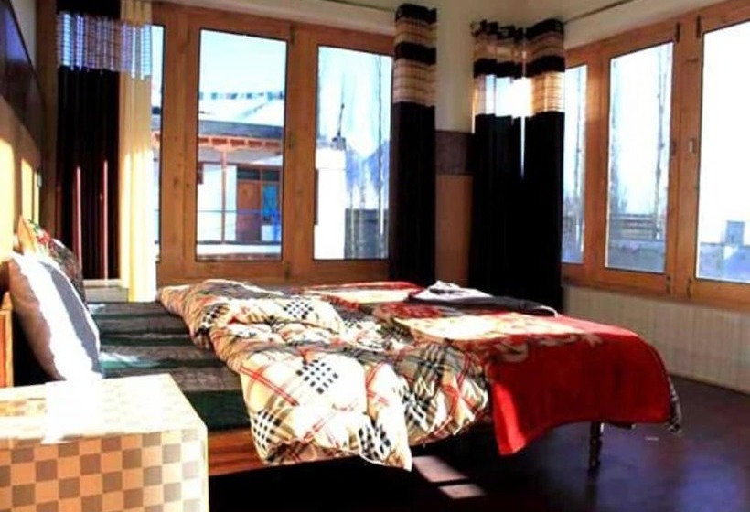 Отель Dolma Residency