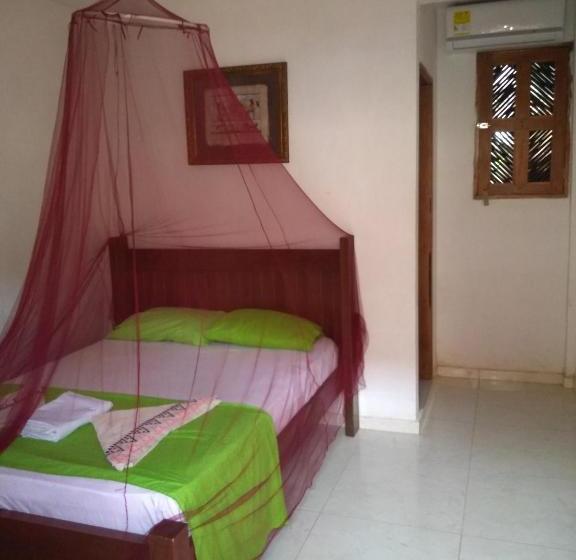 پانسیون Hostal Nibuni Palomino