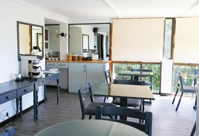 پانسیون Swallows Nest Plett