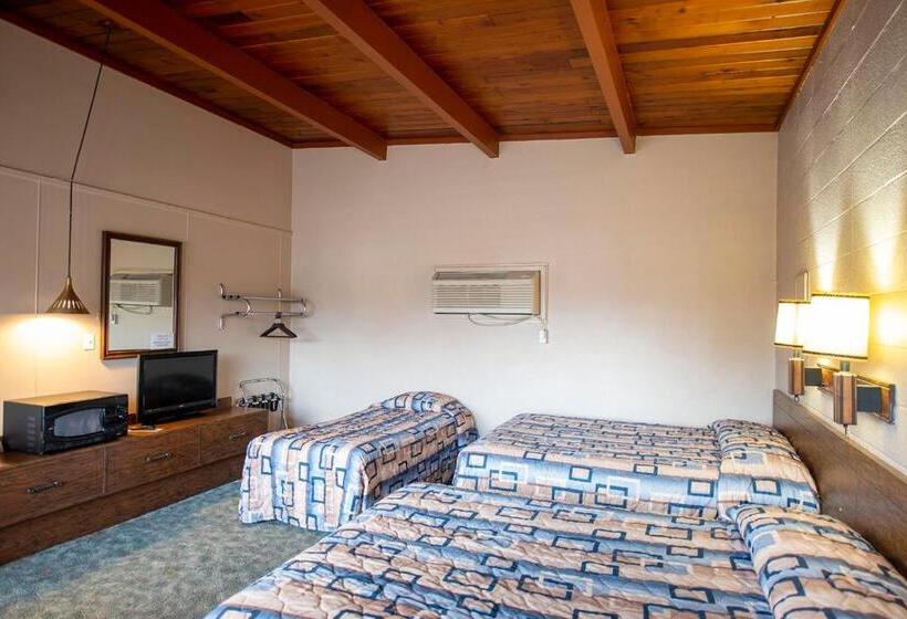 فندق صغير Cedar Inn
