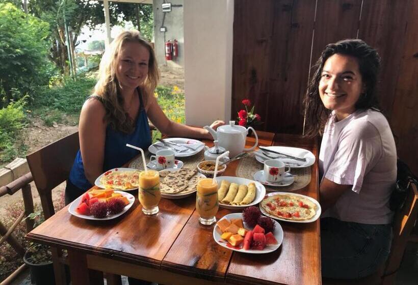 הוסטל Mango Shadow Inn Ella