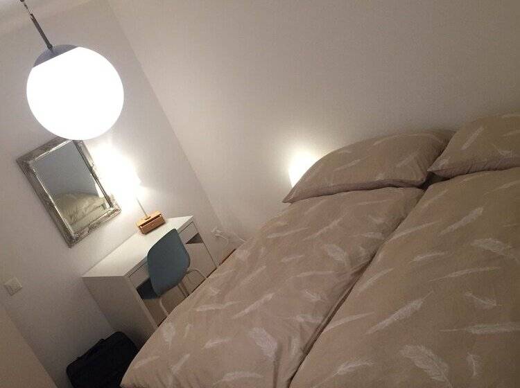 تختخواب و صبحانه Chez Sven Apartment