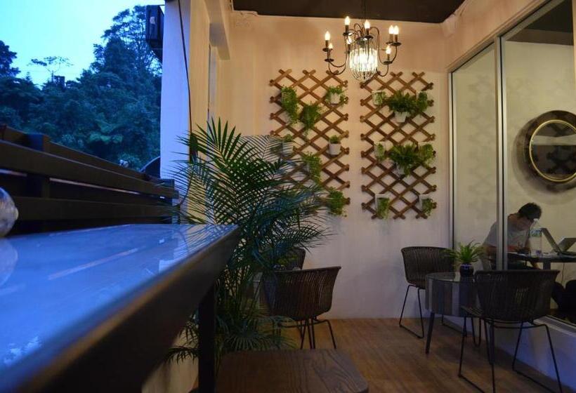 فنادق الكبسولة Sleepbox Hotel   Hostel