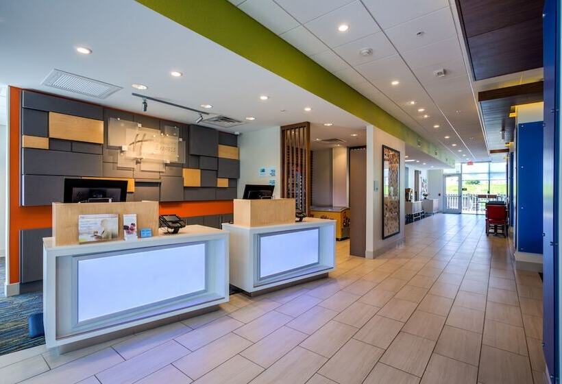ホテル Holiday Inn Express & Suites Reedsville   State Coll Area By Ihg