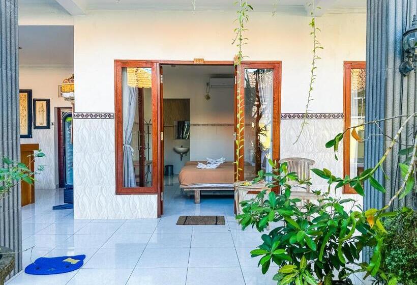 پانسیون Sanata Yoga Guesthouse