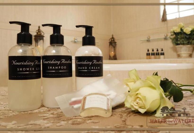 פנסיון Water On Waldrift Guesthouse