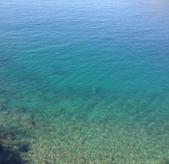 هتل Large Beach