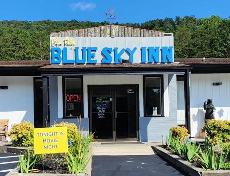 مُتل Blue Sky Inn  Veteran Owned, New Breakfast Area, Rennovated Rooms, 5 Plus Acres For You And Your Pet