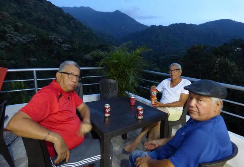 پانسیون Hostal Alto De La Montaña