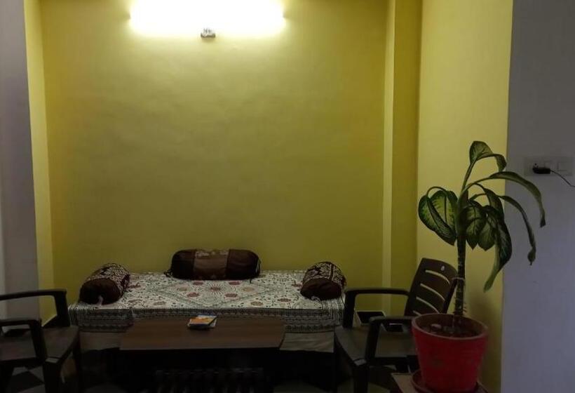 膳宿费 Nandini Paying Guest House