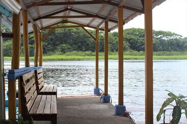 پانسیون Tortuguero Hostel & Backpackers