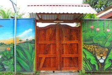 پانسیون Tortuguero Hostel & Backpackers