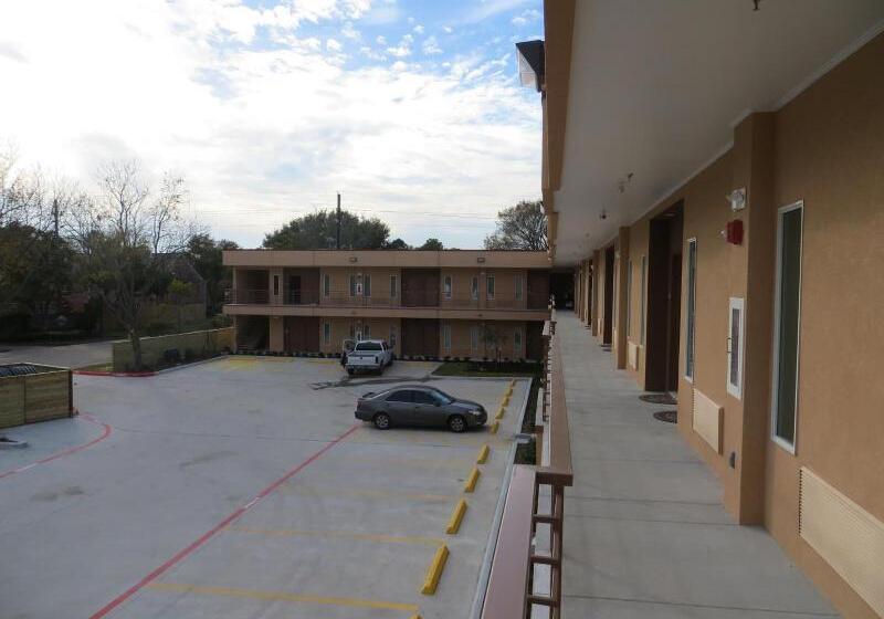 ユースホステル Crystal Inn  Sugarland