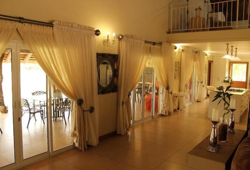 بنسيون La Barune Game Lodge