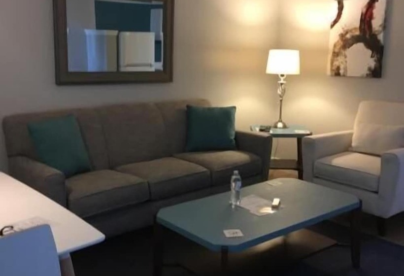 ホテル The Acorn Suites