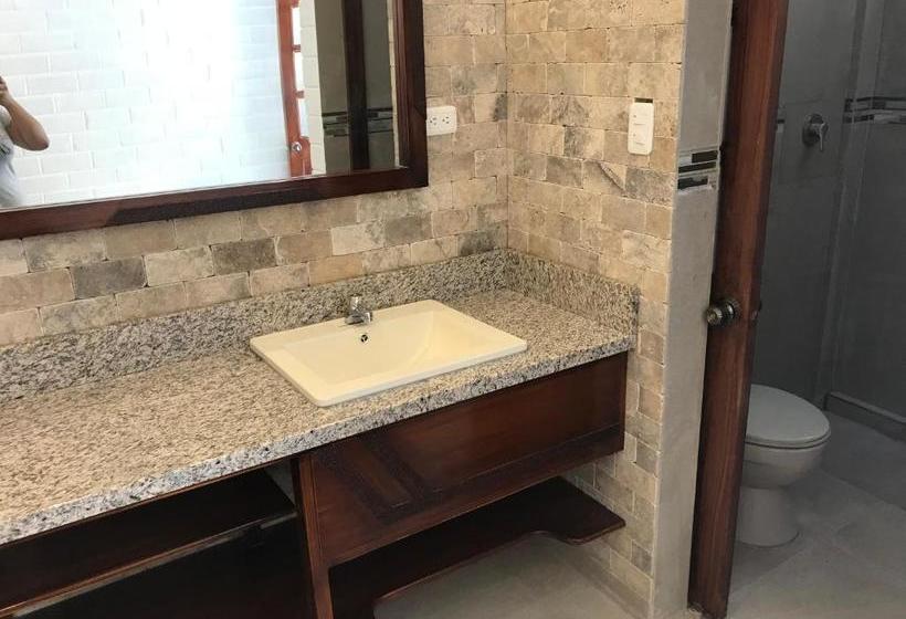 پانسیون Hostal Kamelot