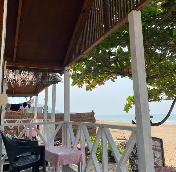 منتجع Omkar Beach Bungalow