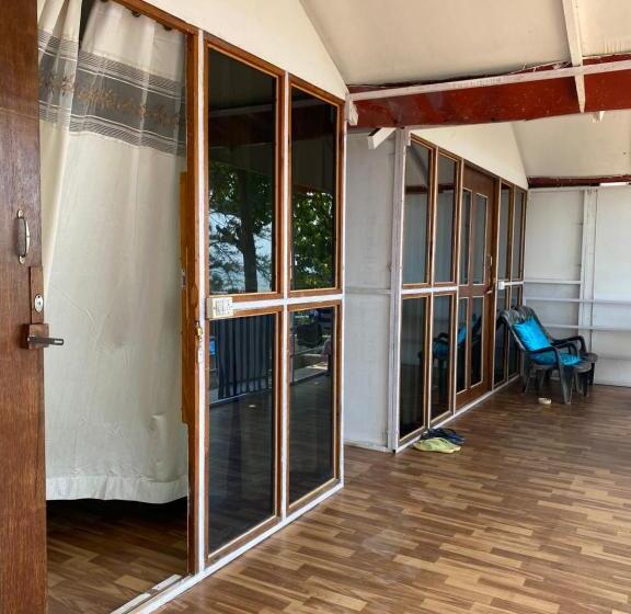 منتجع Omkar Beach Bungalow