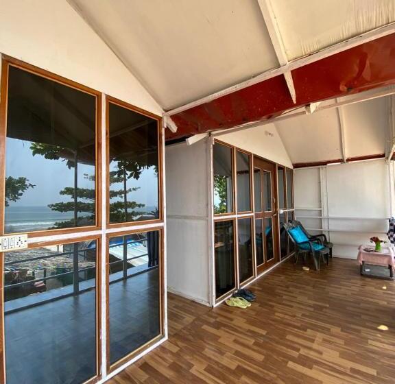 리조트 Omkar Beach Bungalow