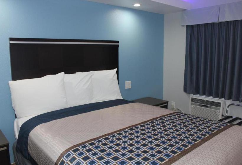 Showtime Motel