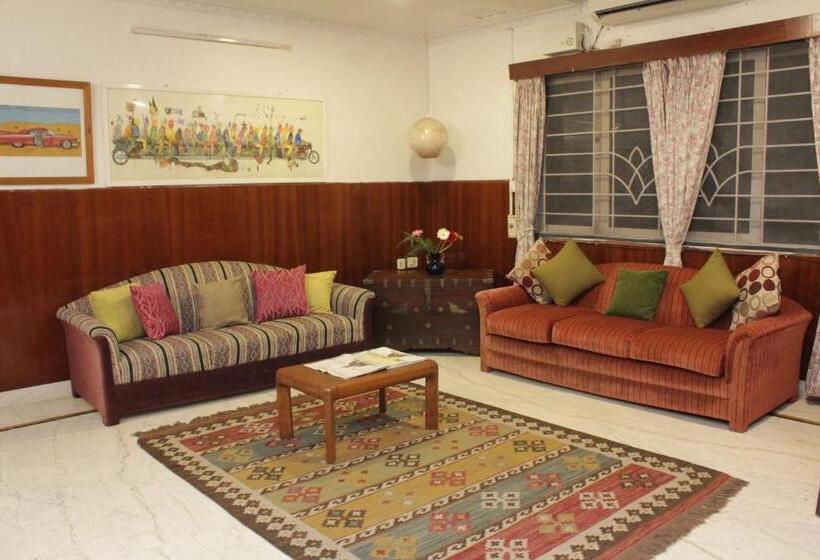 تختخواب و صبحانه Happy Planet