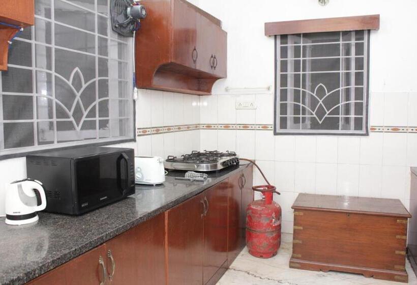 تختخواب و صبحانه Happy Planet