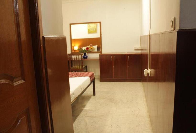 تختخواب و صبحانه Happy Planet