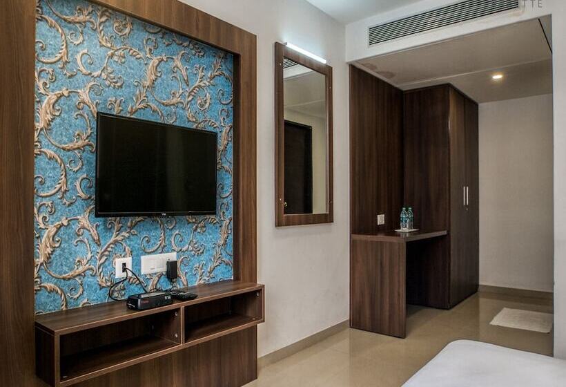 فندق Aryaan Resort And Residences