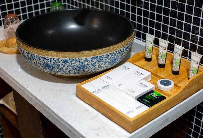 بنسيون Floral Joy  · Po Shan Gong Guan Fenghuang