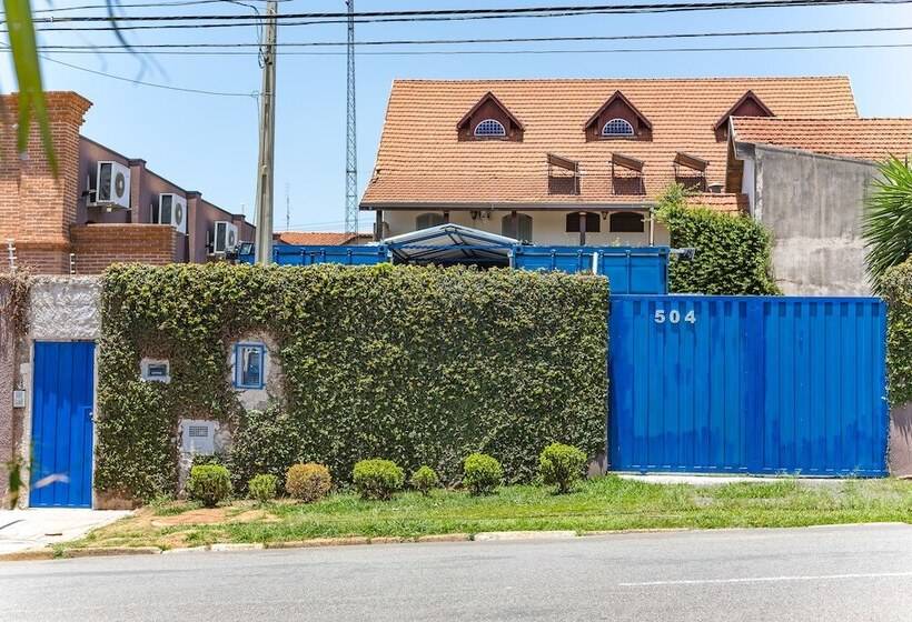 פנסיון Residencial Villa Container