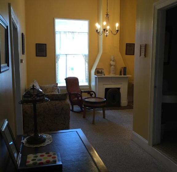 مبيت وإفطار Talbott Tavern And Inn