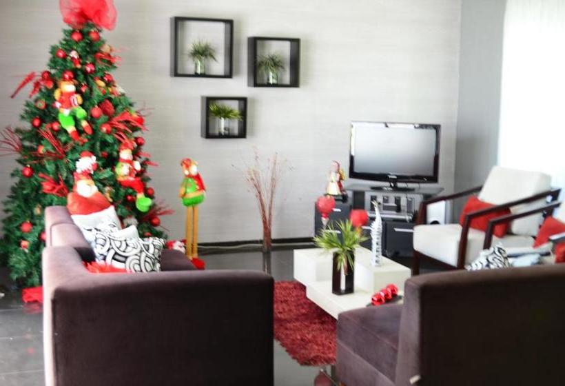 پانسیون Aptos Por Dias A 3 K Del Parque Del Café