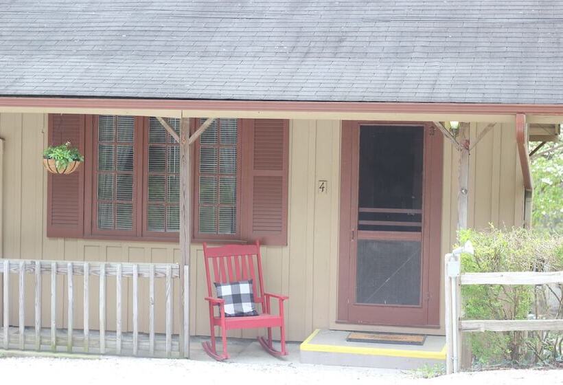 ホテル The Evening Shade River Lodge And Cabins