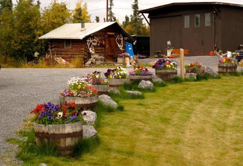 بنسيون Arctic Chalet Resort