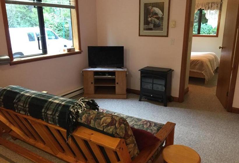 פנסיון Summerhill Guest House