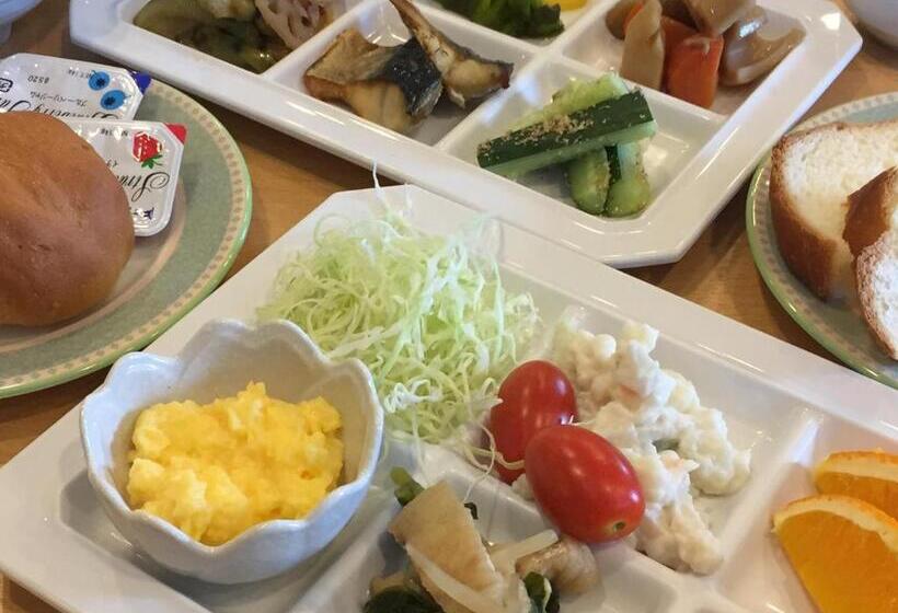 هتل Komagane Premont