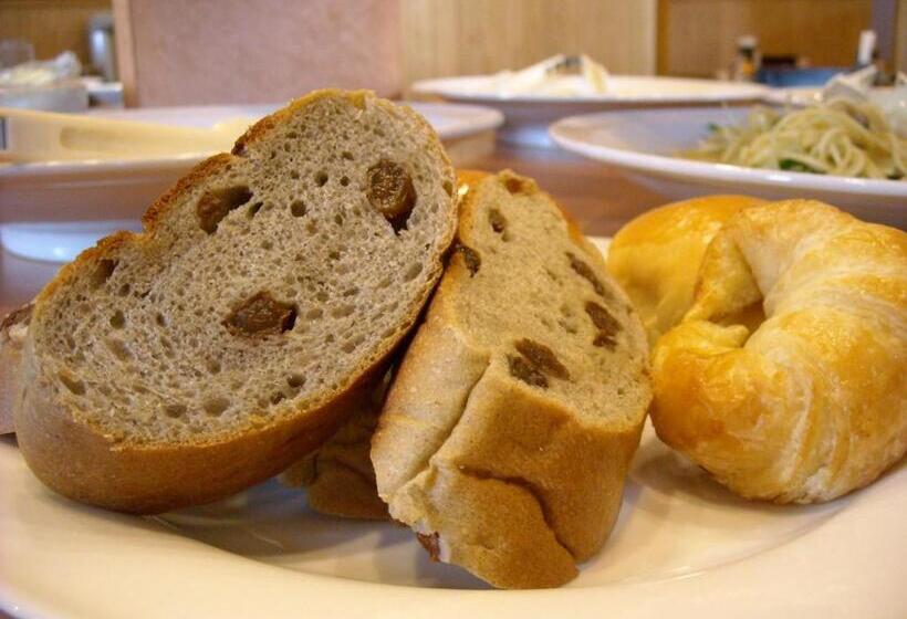 هتل Komagane Premont