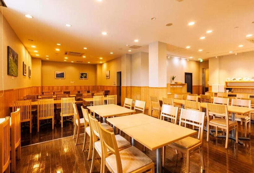 هتل Komagane Premont