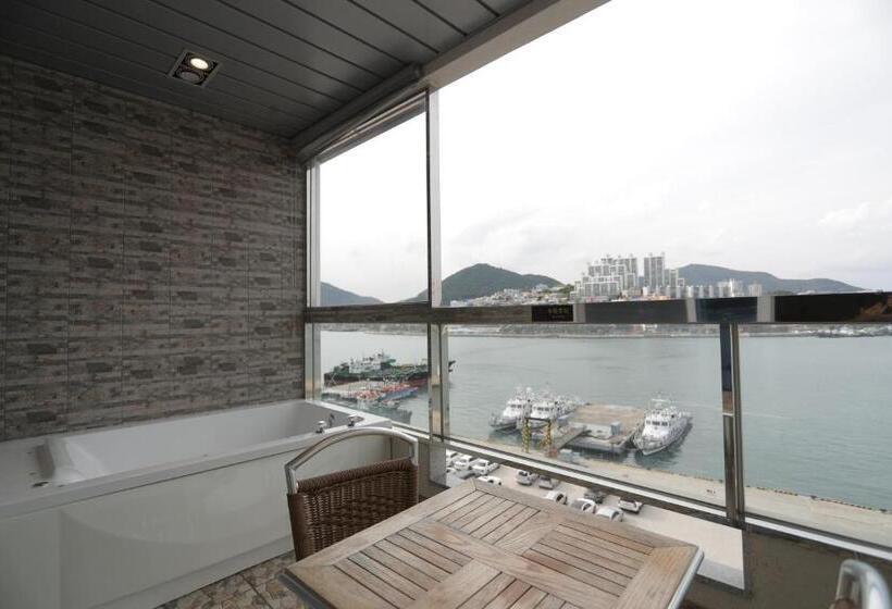Lium Spa Hostel